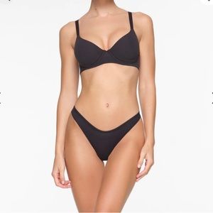 skims fits everybody full coverage bra 32ddd black